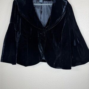 Willi Smith Black Velvet Women's Cape Jacket‎